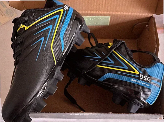 NEW DSG Speed Viper Youth Soccer Cleats 8K Black Fit Small like 7