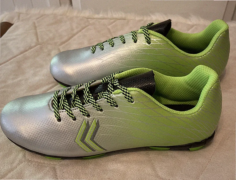 New DSG Sz 4 Soccer Cleats Green/Silver Dicks Sporting Goods