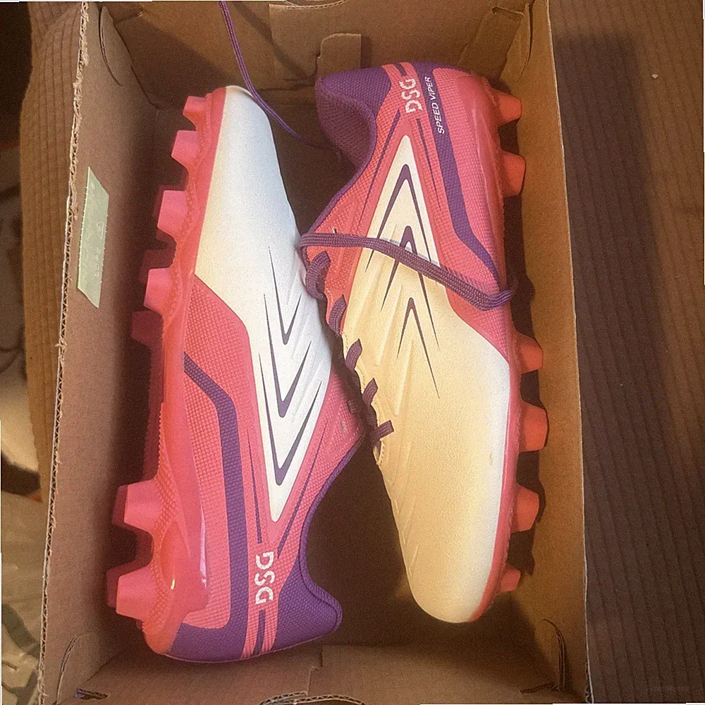Girls Soccer Cleats Size 5