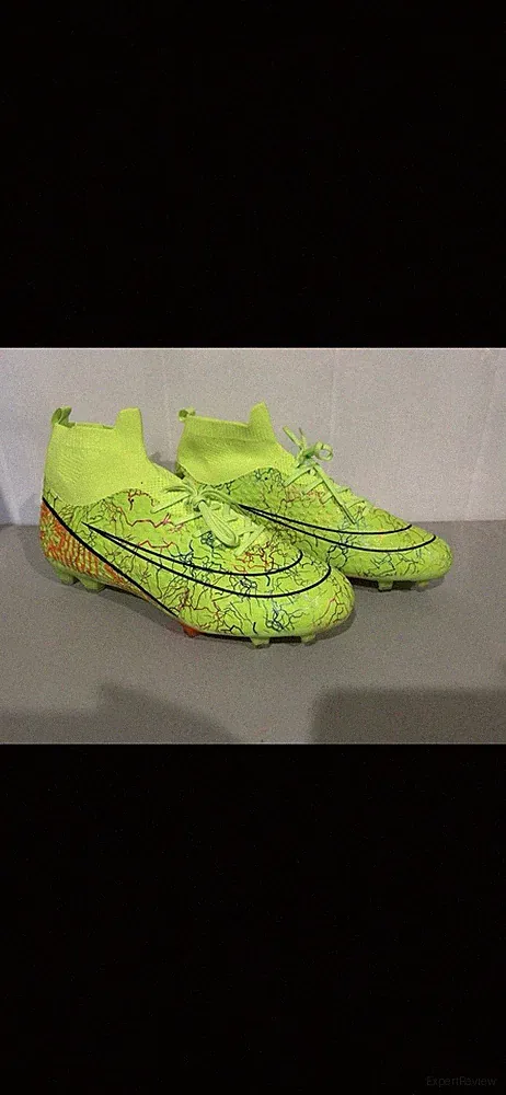 New Green Men’s Soccer Cleats Size 11