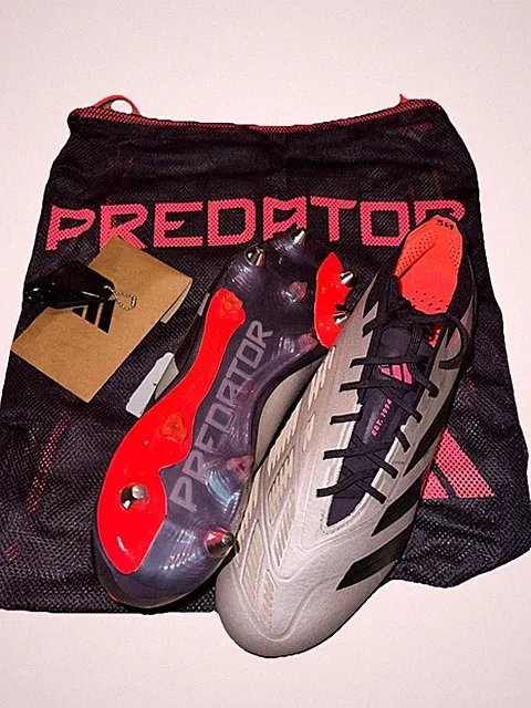 NEW IN BOX Adidas Predator ID0913 Elite SG Mens Soccer Cleats Size 8.5 EU 42