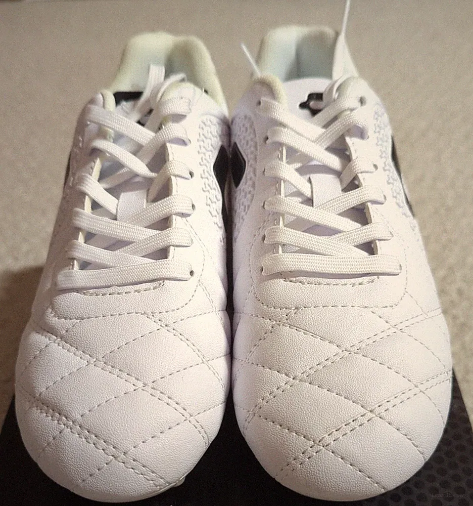 New In Box Charly Boys Size 4 White 1098267002 Fútbol Soccer Cleats 24