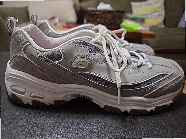 New Ladies 9.5 Sketcher D'Lites Me Time Gray/white Sneakers