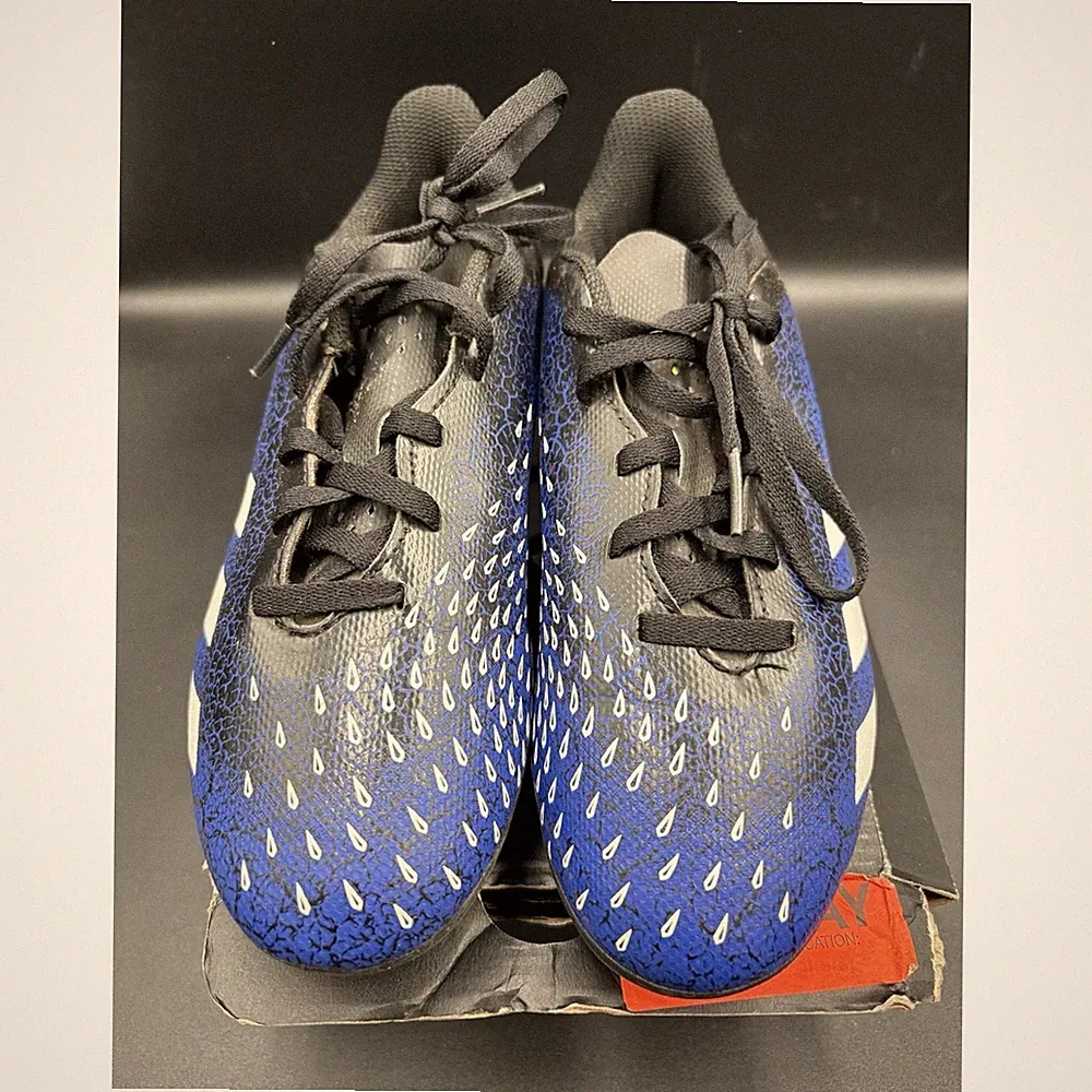 NEW Men's adidas Predator Freak .4 FY0626 Soccer Cleats Size 5