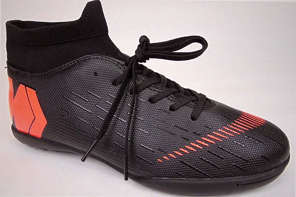 NEW! Men’s High Top In door Soccer Cleats Shoes Size 8.0 US Black