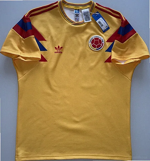 NEW Men’s Medium Adidas 1990 Colombia Bring Back Vintage Replica Home Jersey