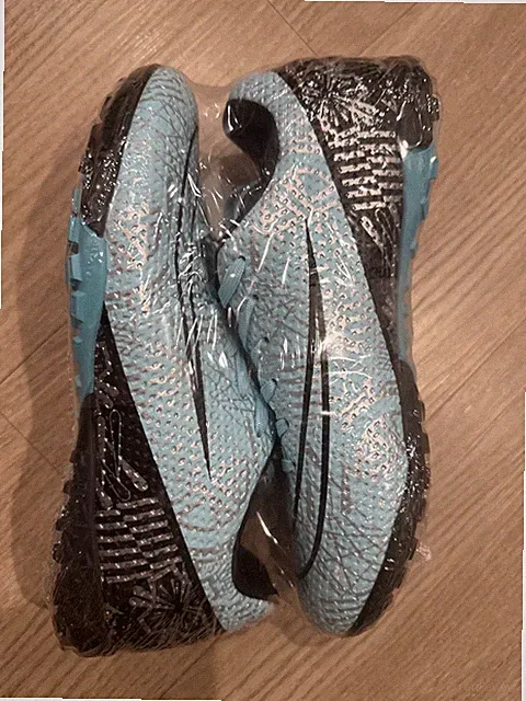 NEW Men’s Soccer Cleats TF Turf Football Boots Blue Green Size 6 EU 39