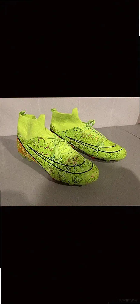 New Mens Green Soccer Cleats Size 11