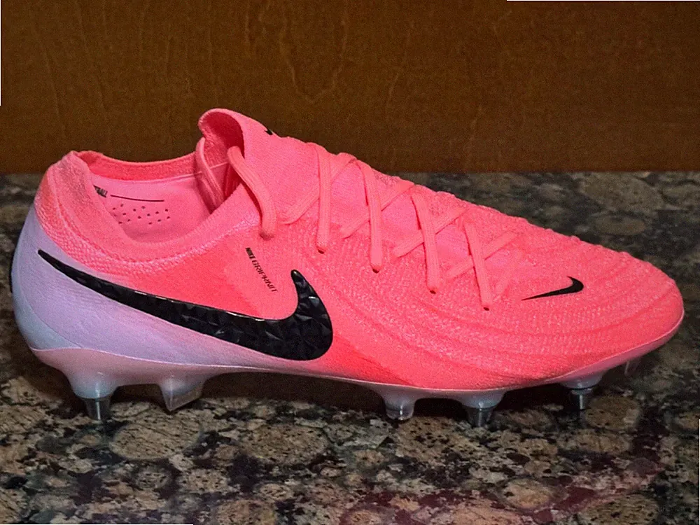 New! Mens US 6.5 NIKE PHANTOM GX II SG PRO P SOCCER CLEATS SUNSET PULSE/PINK