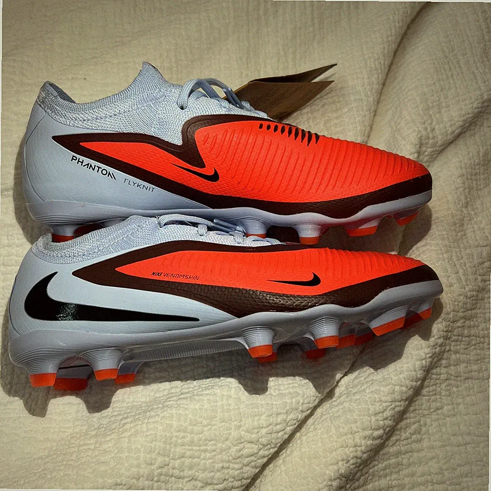 New Nike Jr. Phantom 6 Low Pro Big Kids' MG Soccer Cleats size 5 (Royal Tint)