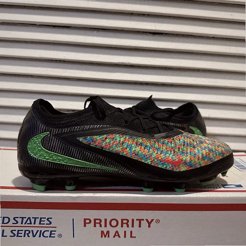 New Nike Jr. Phantom 6 Low Pro FG/MG Soccer Cleats EA Men’s Size 6Y IH1775-900