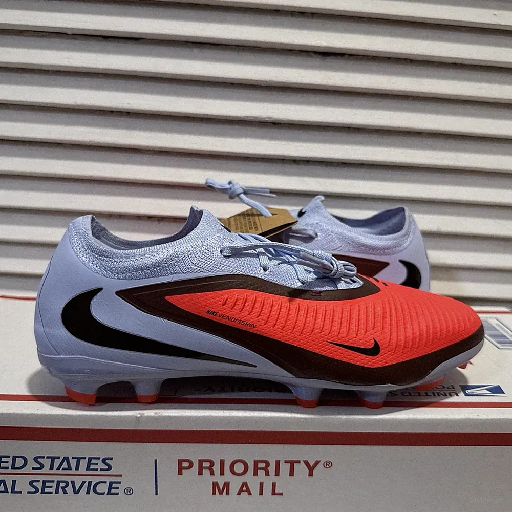 New Nike Jr. Phantom 6 Low Pro MG Soccer Cleats Big Kids Size 6Y HM9204-400