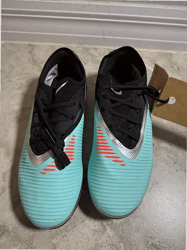 NEW Nike JR Phantom 6Low PRO FG Football Soccer Cleats Size 4Y II6280-001