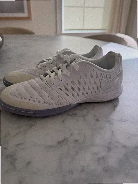 NEW Nike Lunar Gato II IN Indoor Soccer Shoe Size 5 White/Chrome