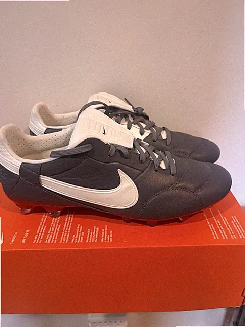 NEW Nike Men's 9.5 Premier III FG Graphite Grey Red Soccer Cleats HM0265-003