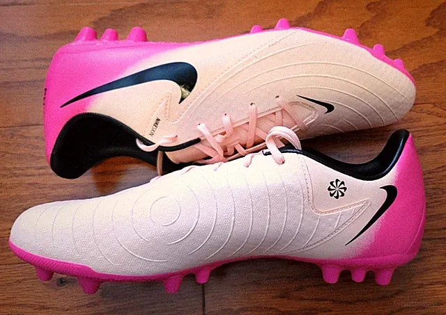 NEW Nike Phantom GX II Academy AG Soccer Cleats Pink Mens 9.5 Womens 11