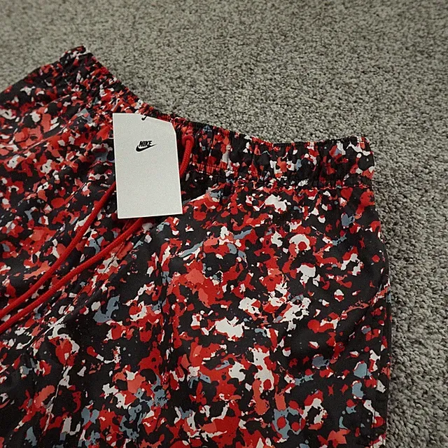 NEW Nike Shorts Mens M Red Black Club Woven Athletic Drawstring Workout Gym Run