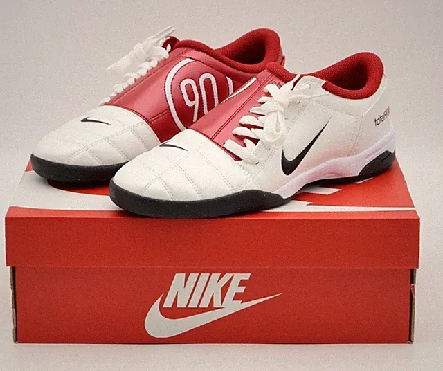 New Nike Total 90 SP Indoor Soccer Shoes White Gym Mens 9.5 Red Black HQ2851-100