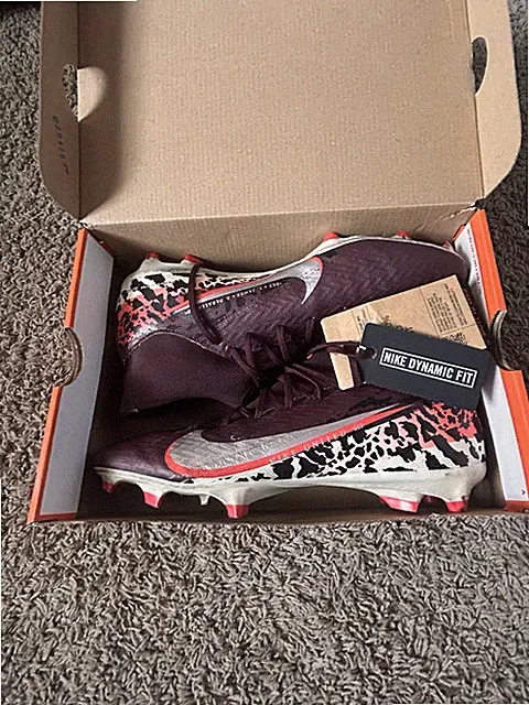 (New) Nike United Mercurial Superfly 10 Academy FG Soccer Cleats Size 9.5 Maroon