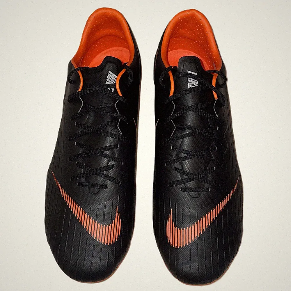 NEW Nike Vapor 12 Pro FG AH7381-081 Men’s Size 13 Black/Orange Soccer Cleats NIB