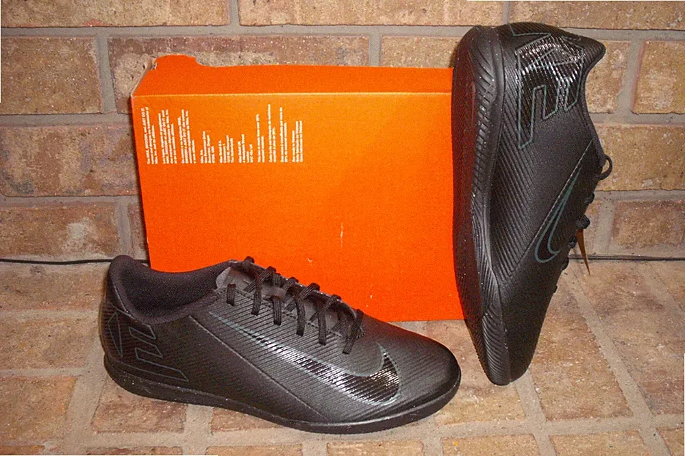 New Nike Vapor 16 Club IC Turf/Indoor Soccer Shoe Black 8,8.5 12 D/FQ8438/SRP$65