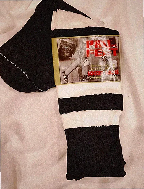 NEW Pro Feet Soccer Socks Youth Size 7-9 Black W/White Stripes Style 332 B27