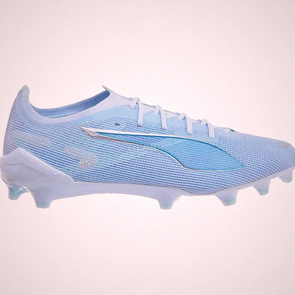 New PUMA Ultra 5 Ultimate FG Womens Soccer Cleats, Light Sky Blue size 7.5-9.5