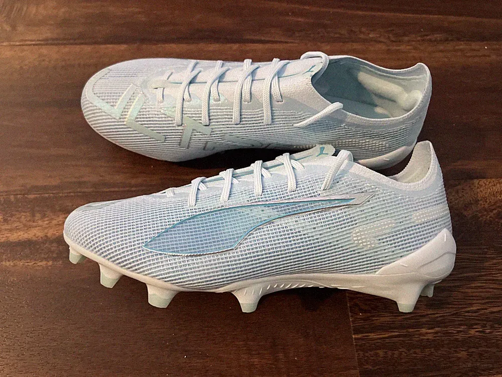 womens soccer cleats size 9.5
