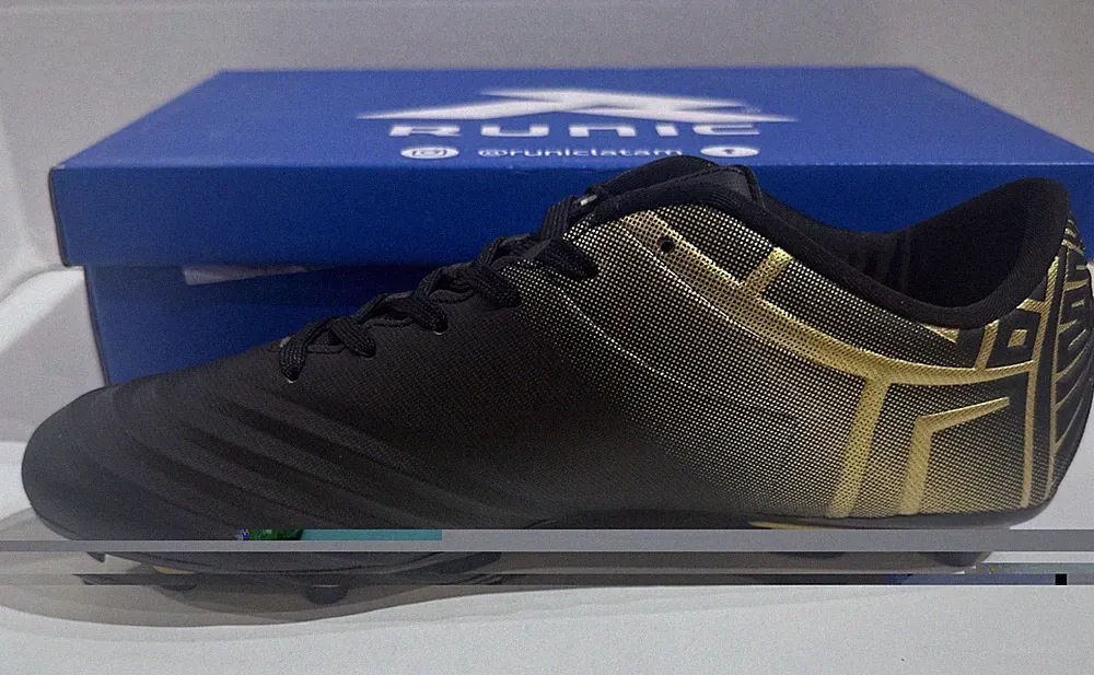 New Runic Soccer Cleats for Men 9 Soccer Shoes w/box Purdue Boilermakers