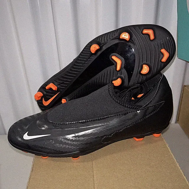 New Sz 7.5 Nike Phantom Gx Academy Fg/Mg Black-Summit White [DD9473-010]