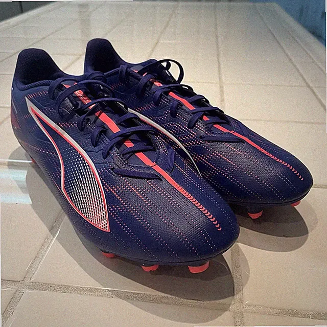 New ULTRA 5 ULTIMATE Women's Puma 12 Firm Ground Soccer Cleats / Purple