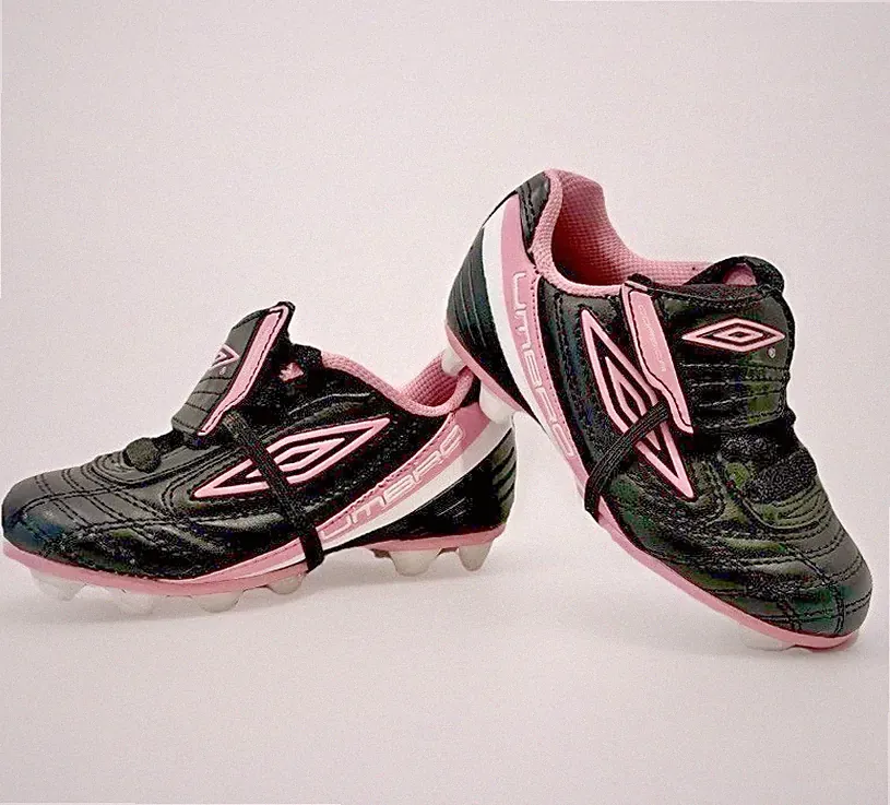 New Umbro Corsica Girls Youth Soccer Cleats YFW00306 Size 8K Black Pink White