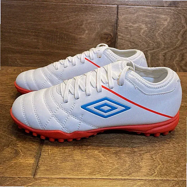 NEW Umbro Medusae III Club TF JNR Soccer Turf Shoes/Cleats Youth Boy's Size 5Y