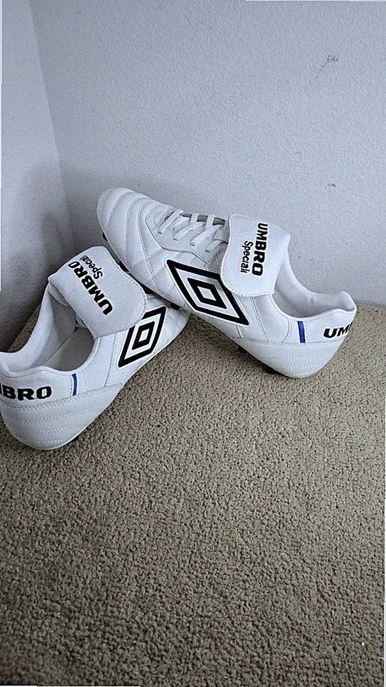 NEW Umbro Speciali Pro 24 FG Mens 12 White Leather Soccer Cleats