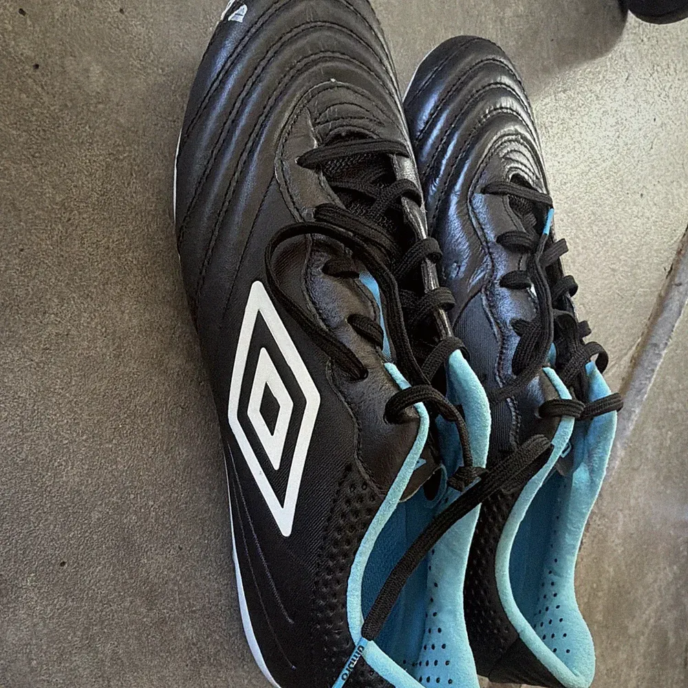 New Umbro Tocca FG Soccer Cleats Men’s 9.5