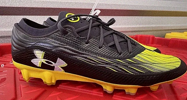 New Under Armour Magnetico Elite 4 FG Soccer Cleats Black Lime Green Size 10