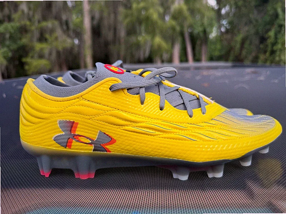 NEW Under Armour Magnetico Elite 4 FG Soccer Cleats Grey 3027700-700 Size 9.5