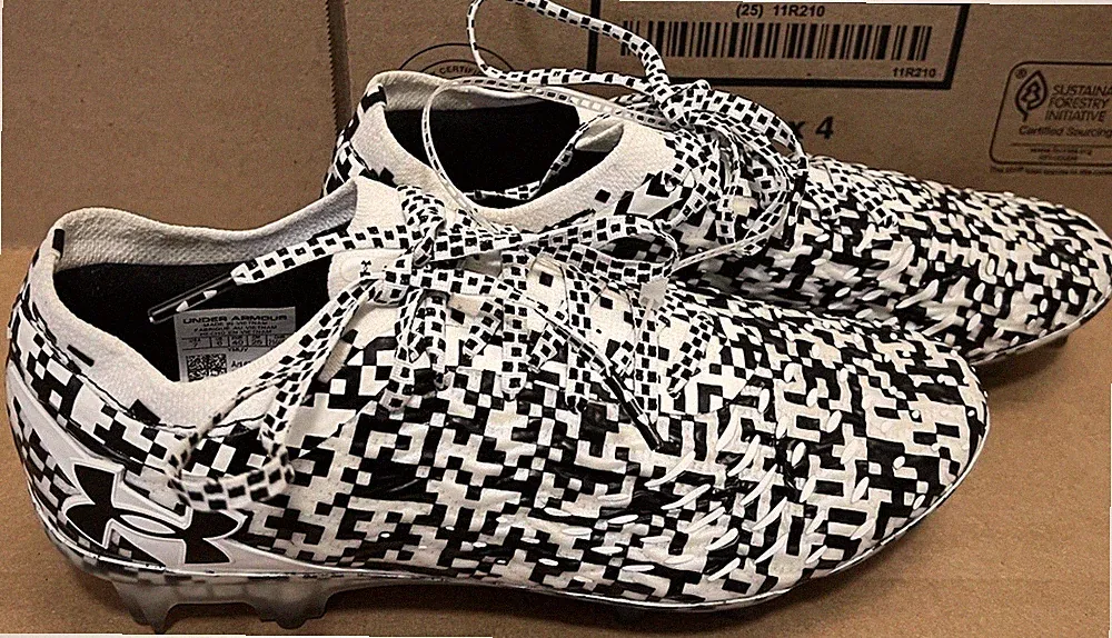 NEW Under Armour Magnetico Elite 5 FG Soccer Cleats Men’s Size 7 6000544-002