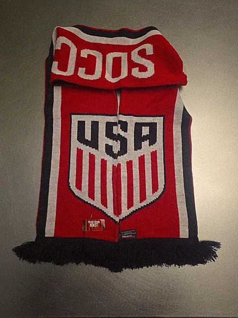 New USA Member Red & Blue Reversible Ruffneck Brand Soccer Scarf 60”