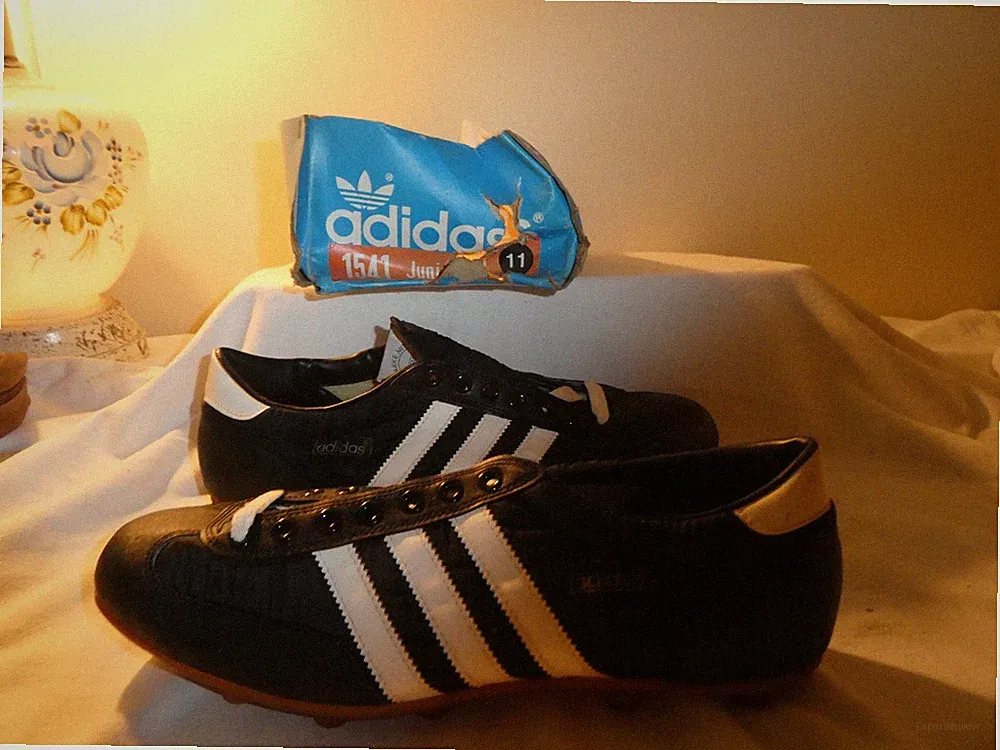 NEW-Vintage Mens 11 Adidas Soccer Cleats Made-Taiwan Awesome Collectible Shoes