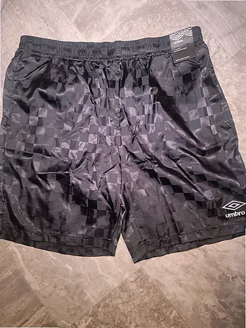 New Vintage Style Umbro Soccer Checkered Athletic Shorts Black Men’s Large