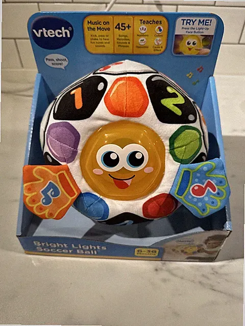 NEW VTech 5091 Bright Lights Soccer Ball 6-36 months Baby Toddler Learning Toy