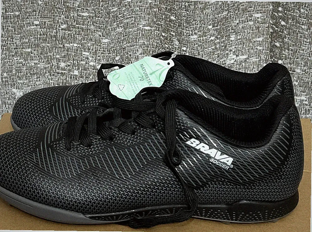 NEW w/o Box Brava Soccer Shoes Men 8D Black Turf Indoor Training Cleats Sneakers
