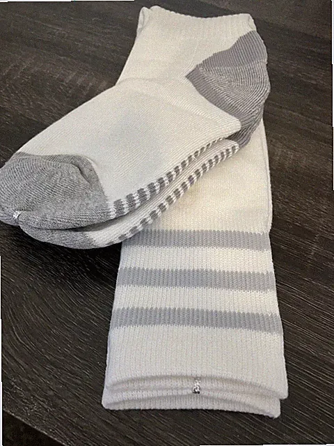 NEW White Soccer Socks Youth Size M Item C31