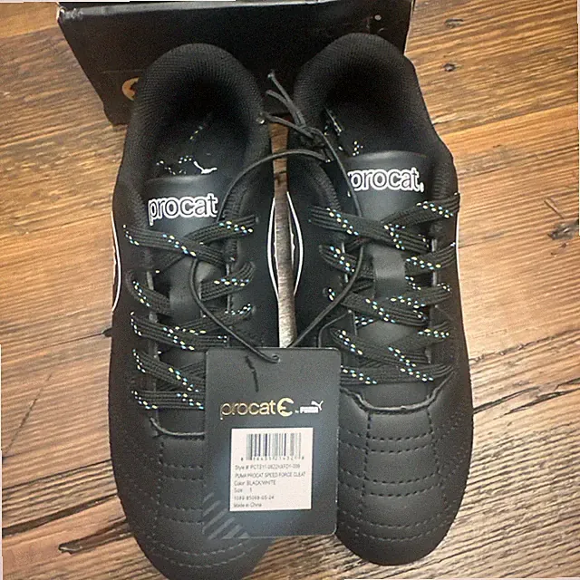 New Youth ProCat by Puma Size 1 Pitch Soccer Cleat Black And White