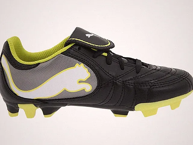 NIB PUMA PowerCat 4.10 II FG JR (Youth) SOCCER CLEATSSIZE 4.5