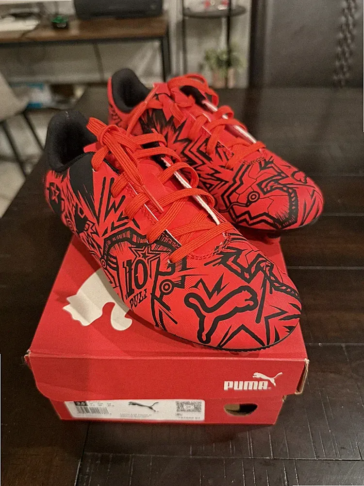 NiB Puma x Pulisic Kids Sz 3.5 Tacto II FG Red & Black Soccer Cleats Activewear