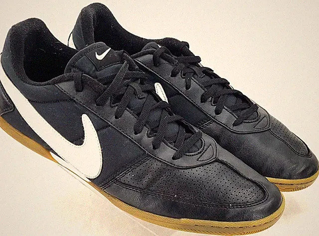 Nike 580452-010 Davinho Black Lace-Up Leather Indoor Soccer Shoes Men's US 12