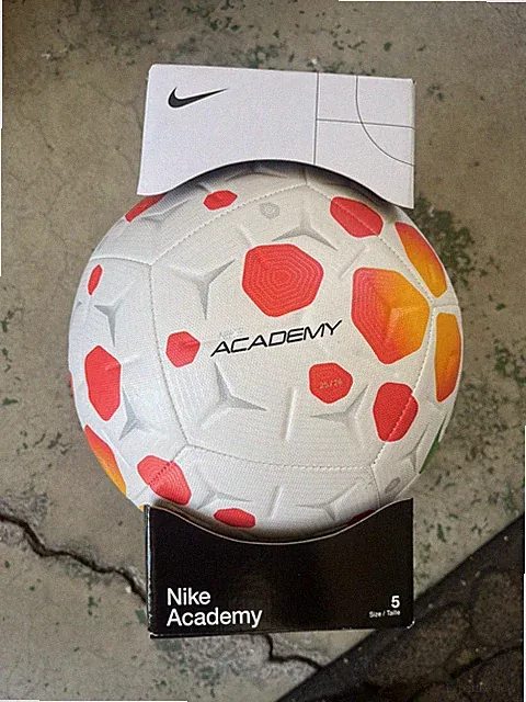 Nike Academy OmniSculpt Technology Soccer Ball Size 5