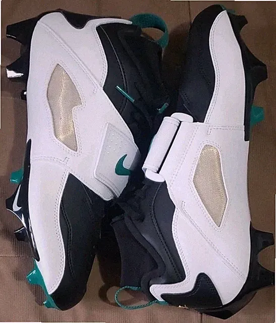 Nike Air Diamond Turf 93 Deion Sanders HF5298-102 Football Cleats Men's Size 9.5